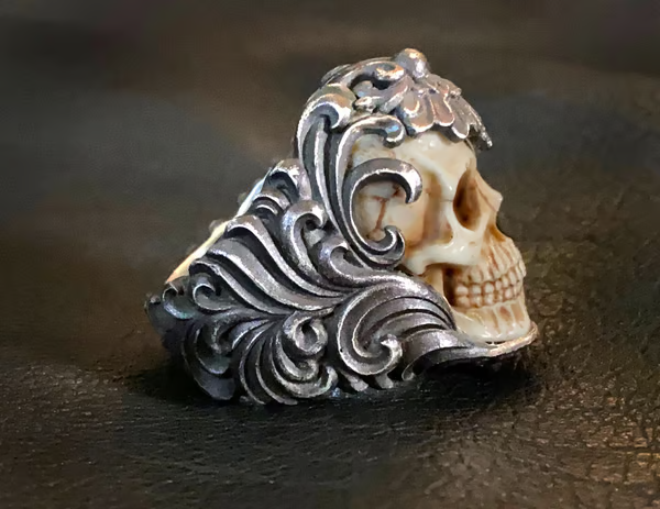 đź’€Vintage Polish Floral Armor Antler Skull Ring